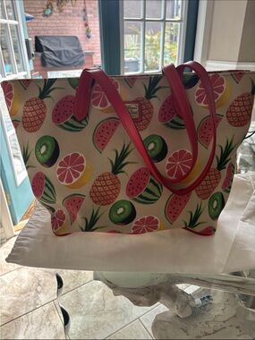 Fruit-Print Dooney and Bourke hand/Tote Bag purse